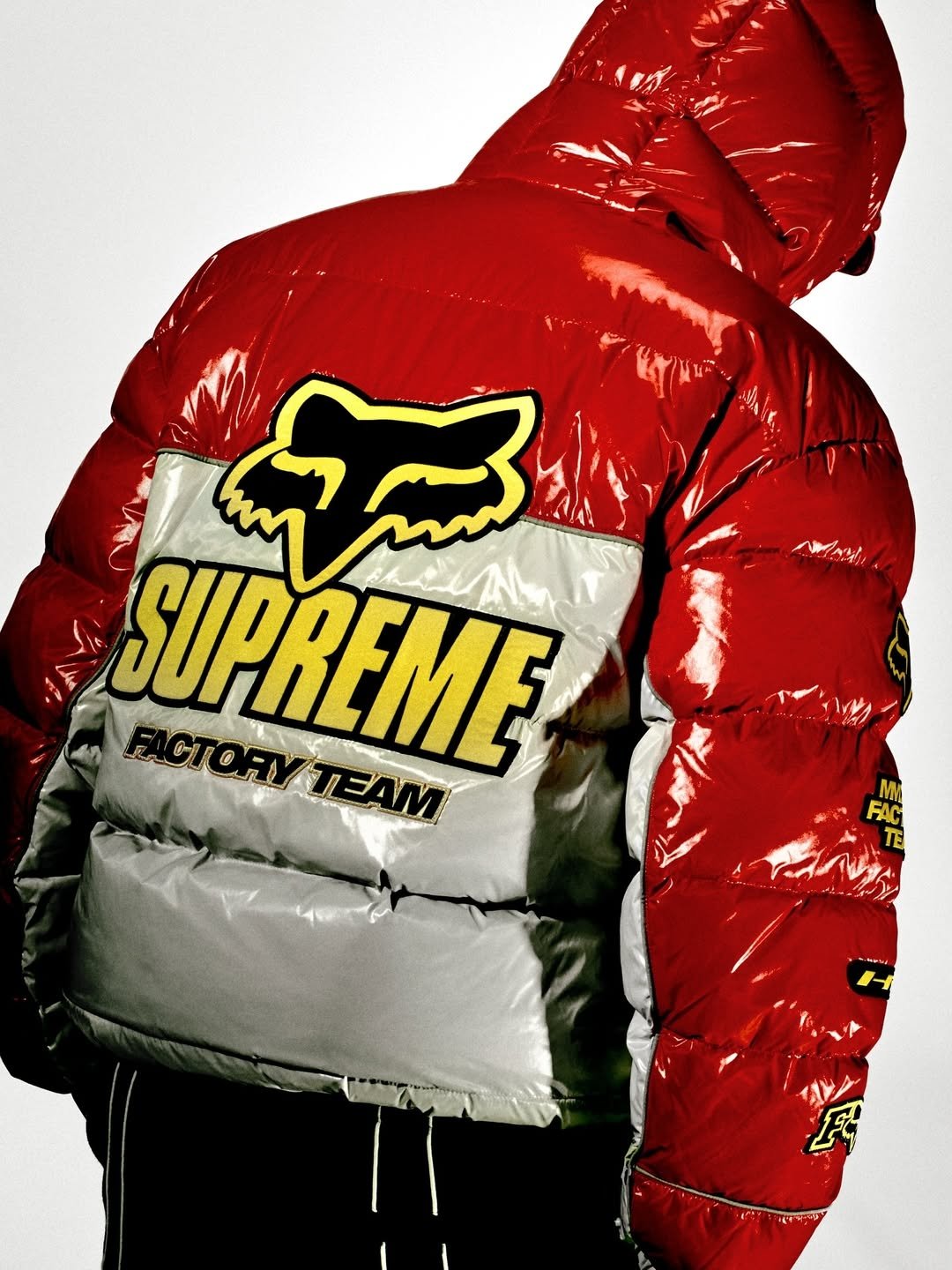 Supreme x Fox Racing 睽違兩年再度聯手！全新 2025 秋季系列更致敬已故傳奇饒舌歌手 DMX