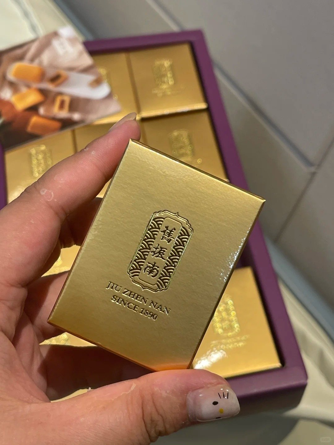 BLACKPINK Rosé 吃舊振南鳳梨酥狂點頭!加碼推薦 5 家台灣超強名店!