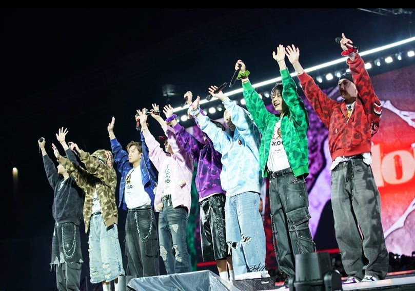 BAPE® x STRAY KIDS 聯名系列正式登場!街頭潮流與韓流能量的終極融合