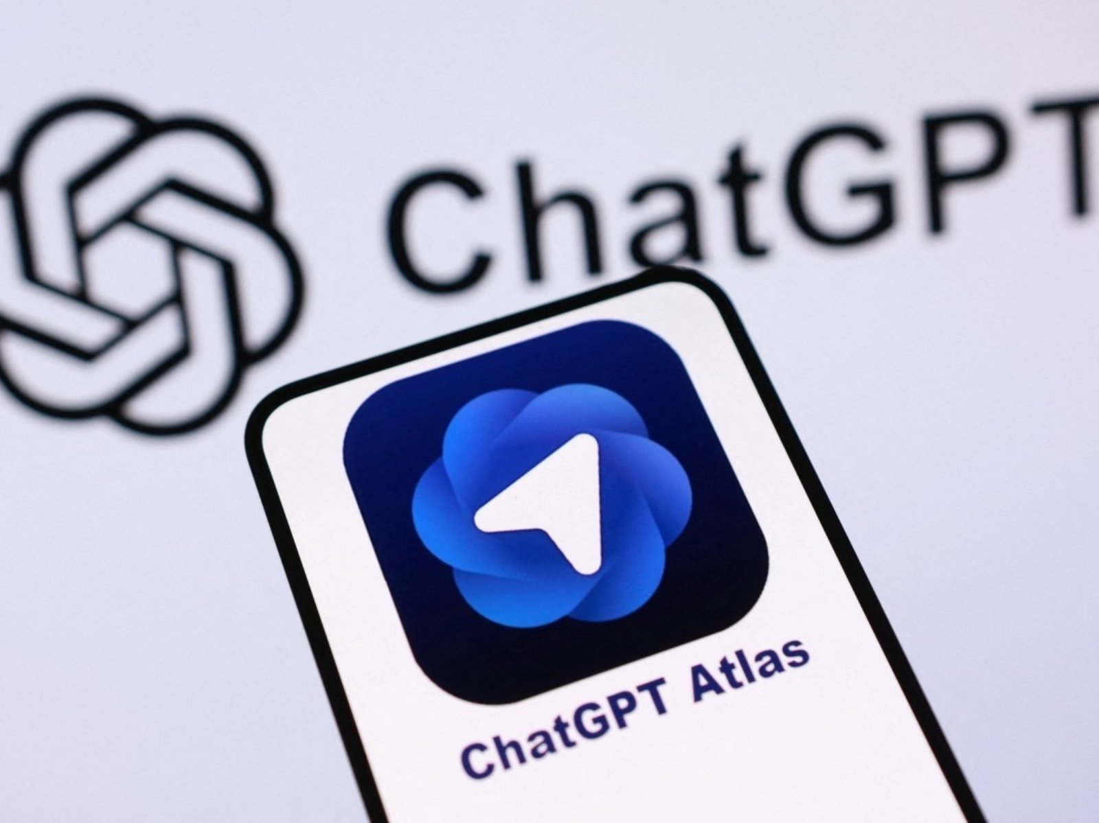 OpenAI 推出 ChatGPT Atlas 瀏覽器:AI 不只聊天,現在還與網頁正式合體了!
