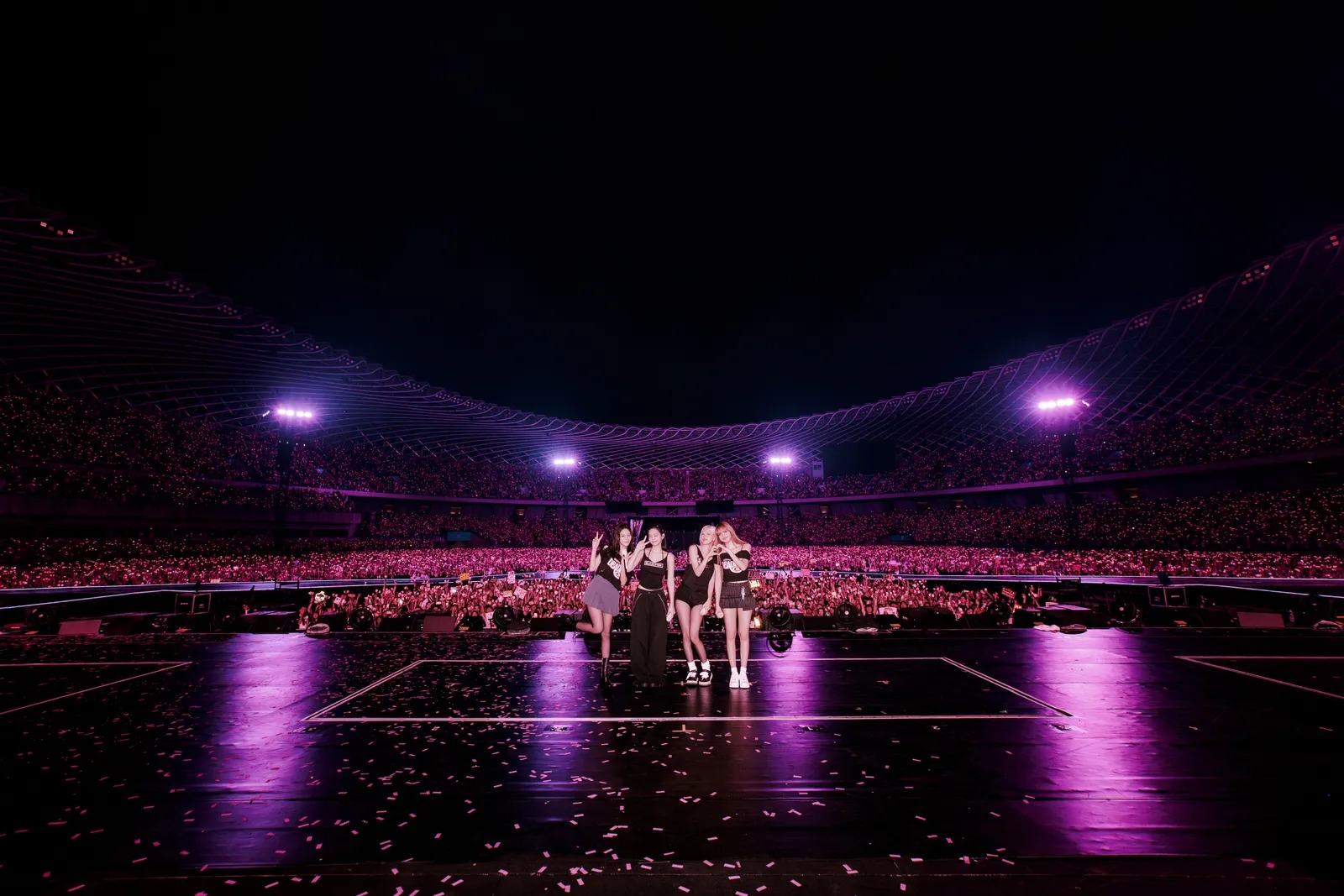 BLACKPINK 高雄演唱會官方照曝光!粉絲嗨翻:「每張都像藝術品!」