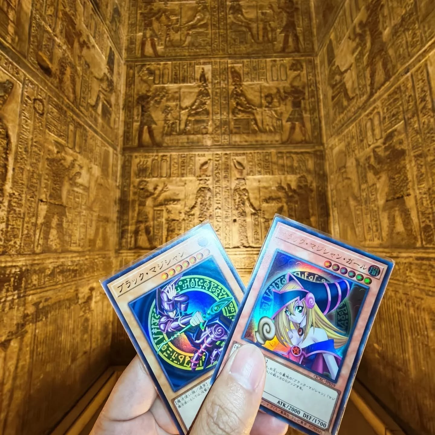 《遊戲王》決鬥者前進埃及,粉絲聖地巡禮實地召喚三幻神與黑魔導,引爆全球話題!