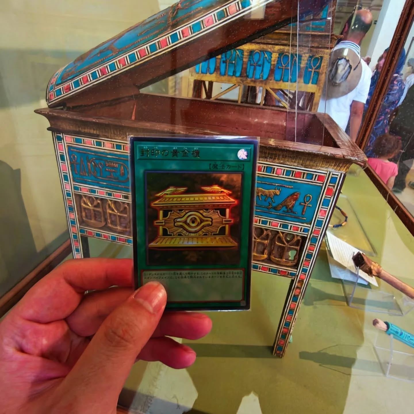 《遊戲王》決鬥者前進埃及,粉絲聖地巡禮實地召喚三幻神與黑魔導,引爆全球話題!
