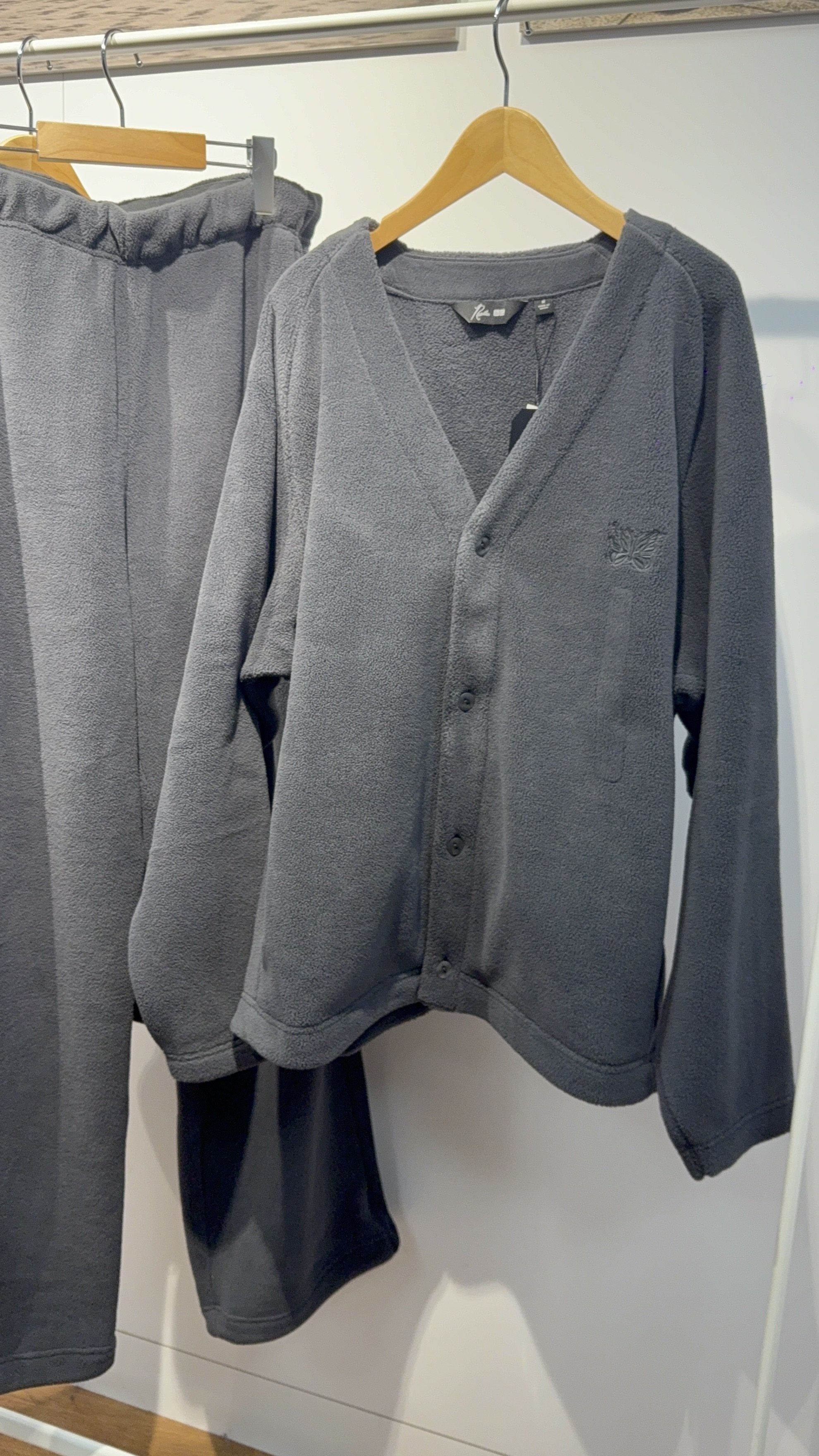UNIQLO × NEEDLES 2025 秋冬系列率先預覽:三大刷毛單品與全色細節搶先看!