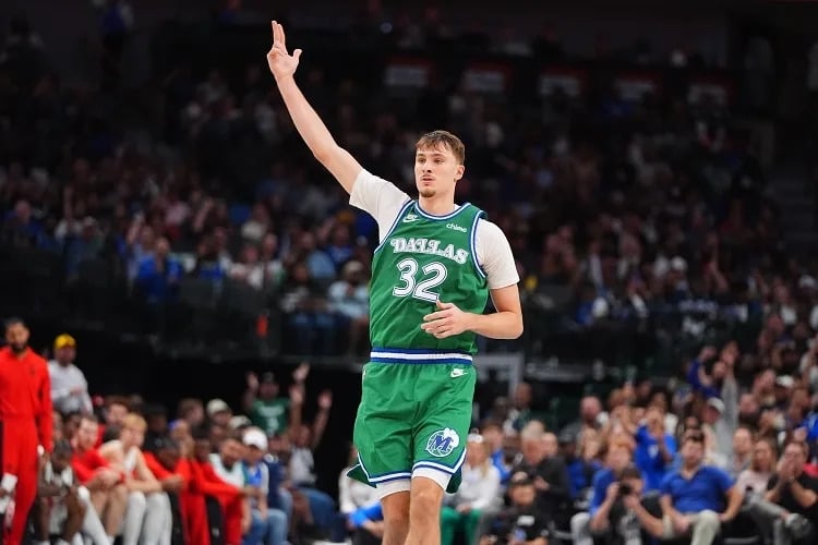 18 歲 NBA 天才弗拉格 Cooper Flagg 初登職業舞台!直呼文班亞馬 Victor Wembanyama:「像外星人一樣!」