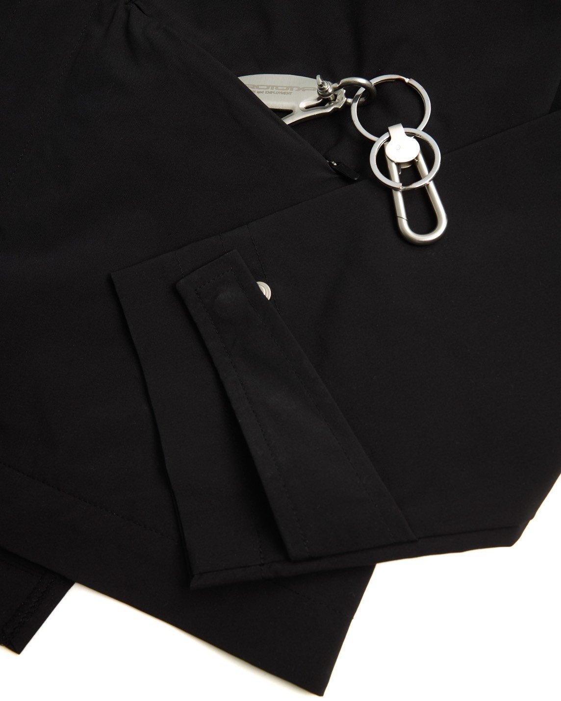 2025 機能外套 8 家品牌推薦!The North Face、GOOPiMADE、WISDOM...等品牌讓你防風防水又帥氣!