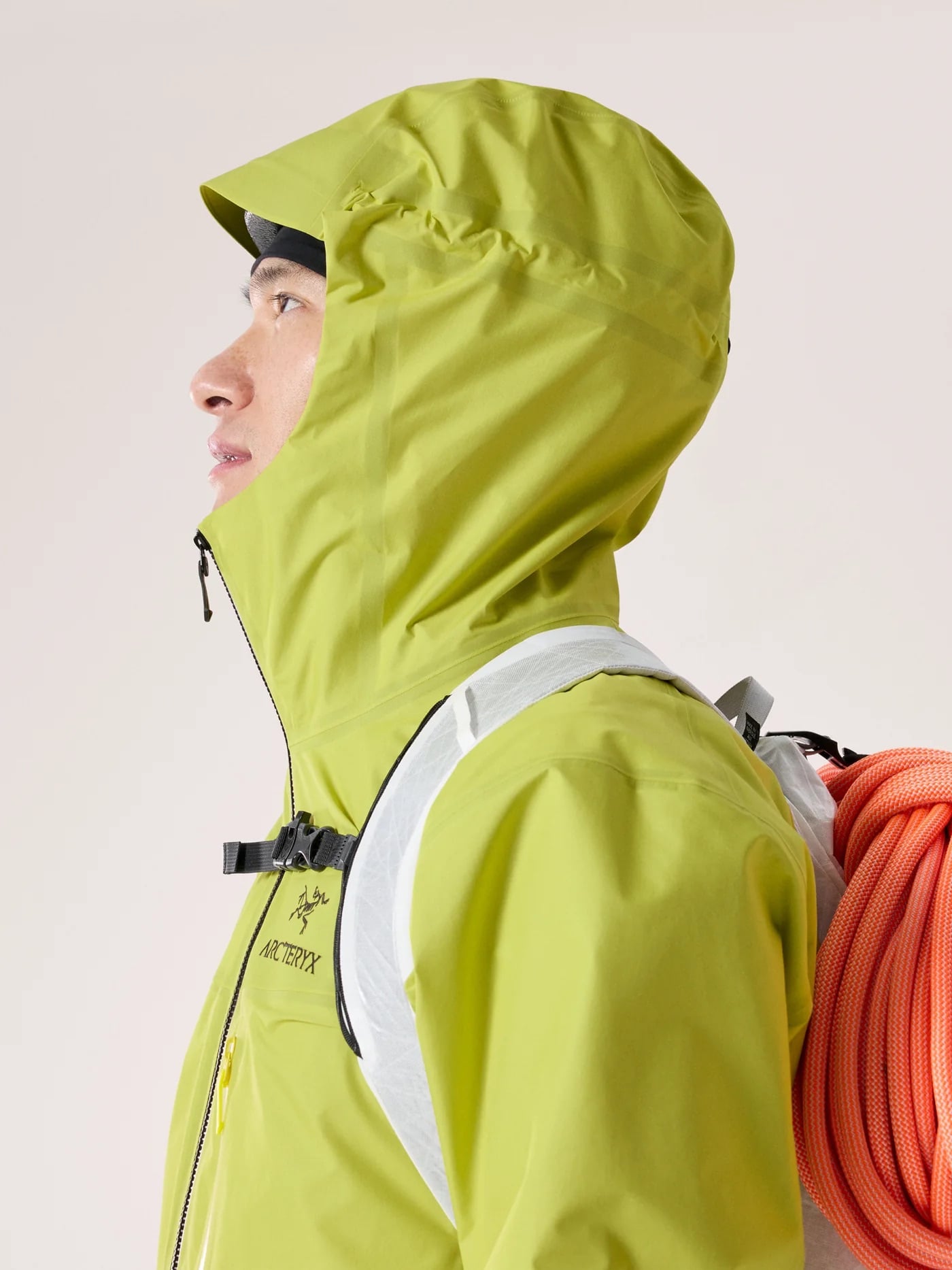 2026 機能外套 8 家品牌推薦!始祖鳥、The North Face、WISDOM...等品牌讓你防風防水又帥氣!