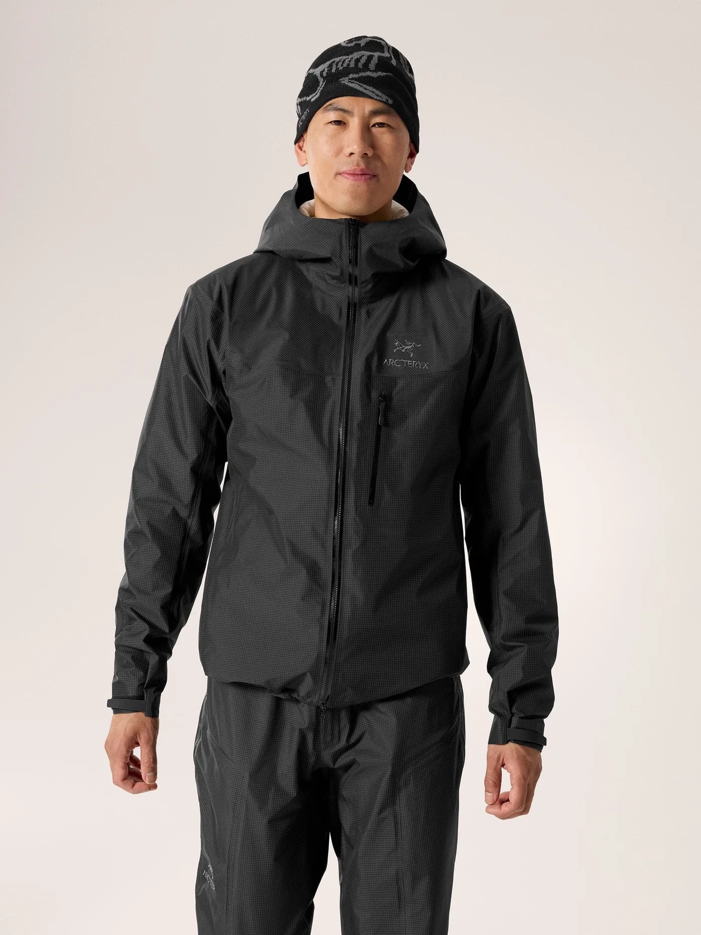 2026 機能外套 8 家品牌推薦!始祖鳥、The North Face、WISDOM...等品牌讓你防風防水又帥氣!