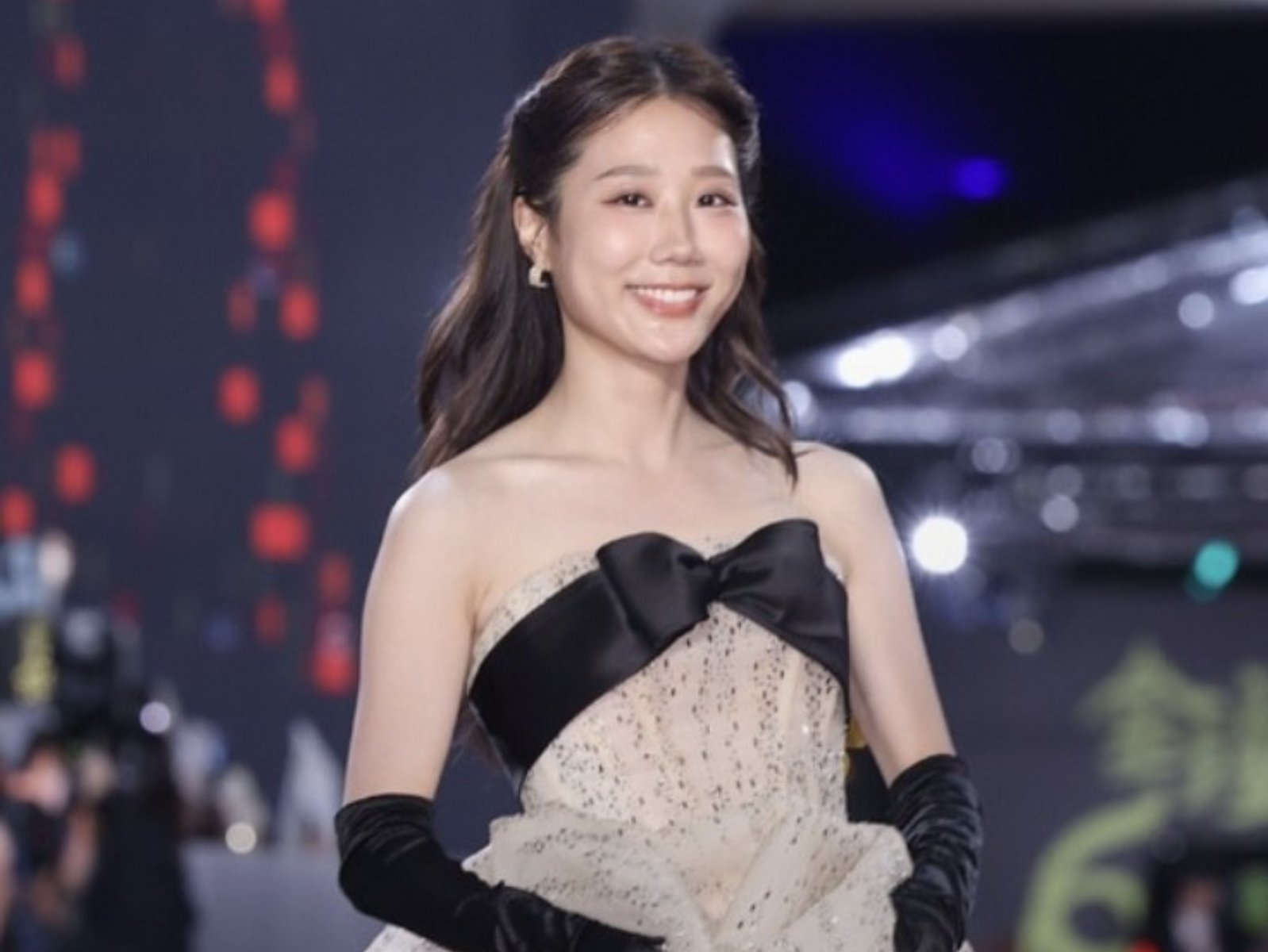 YTR 金針菇挑《夜市王》金鐘禮服!6 套美翻粉絲讚:「不輸女明星!」