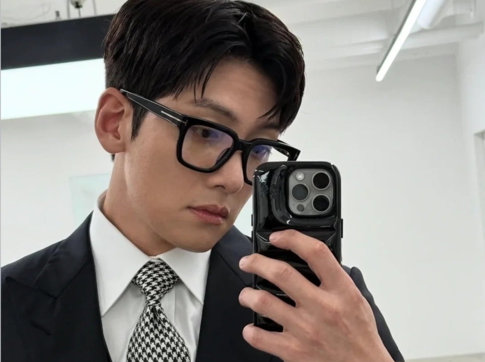 《操控遊戲》池昌旭身高182 、經典韓劇、女神收割機⋯5 件事快認識!