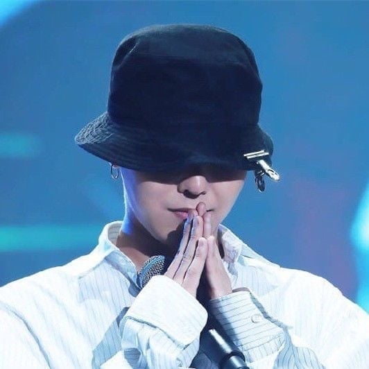 G-Dragon 穿過就爆紅!從鐵夾到香奈兒,那些被「GD 著」定義的潮流瞬間
