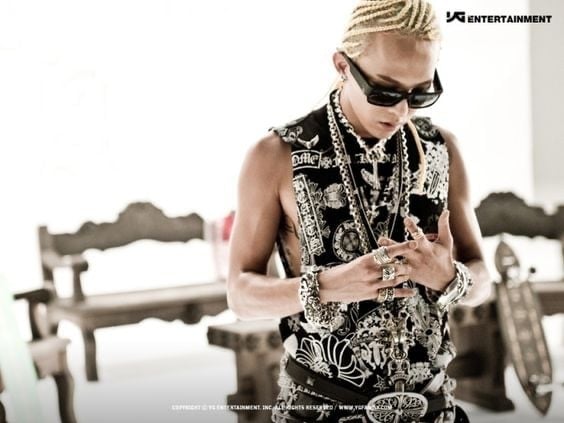 G-Dragon 穿過就爆紅!從鐵夾到香奈兒,那些被「GD 著」定義的潮流瞬間
