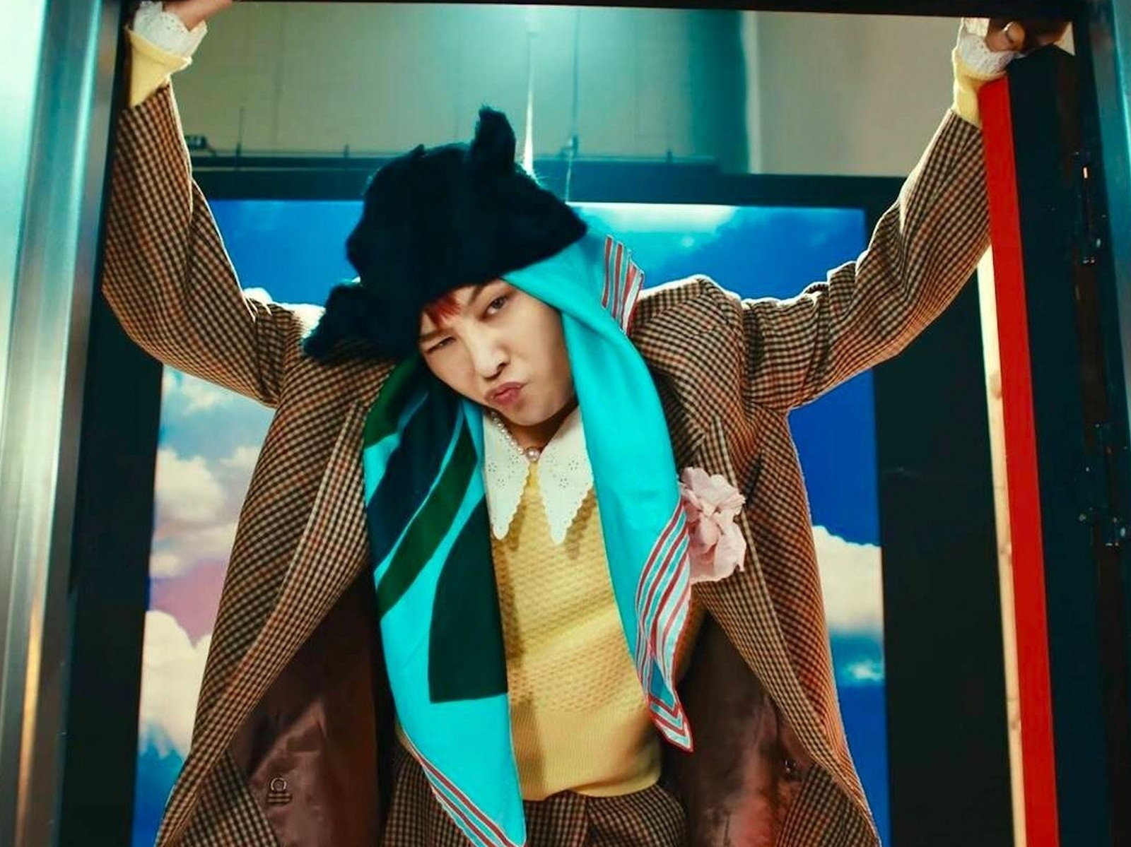 G-Dragon 穿過就爆紅!從鐵夾到香奈兒,那些被「GD 著」定義的潮流瞬間