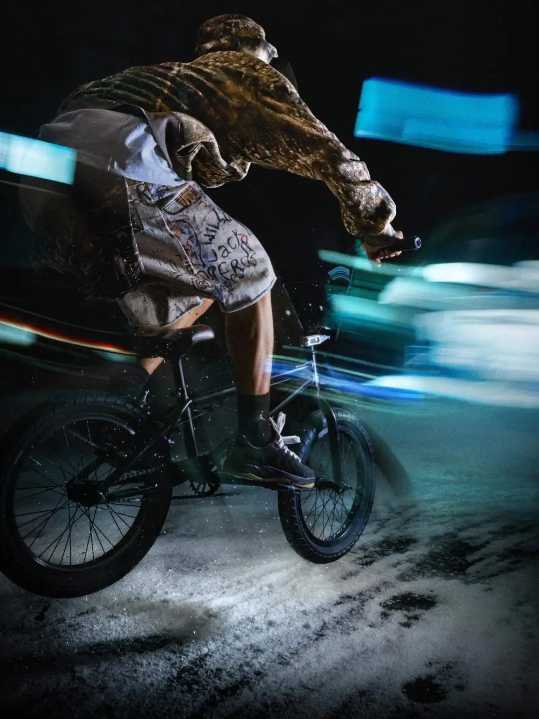 Jordan Brand 攜手王嘉爾演繹 2025 冬季系列!樹枝迷彩夾克、Jordan Trunner O/S 簡直太燒!