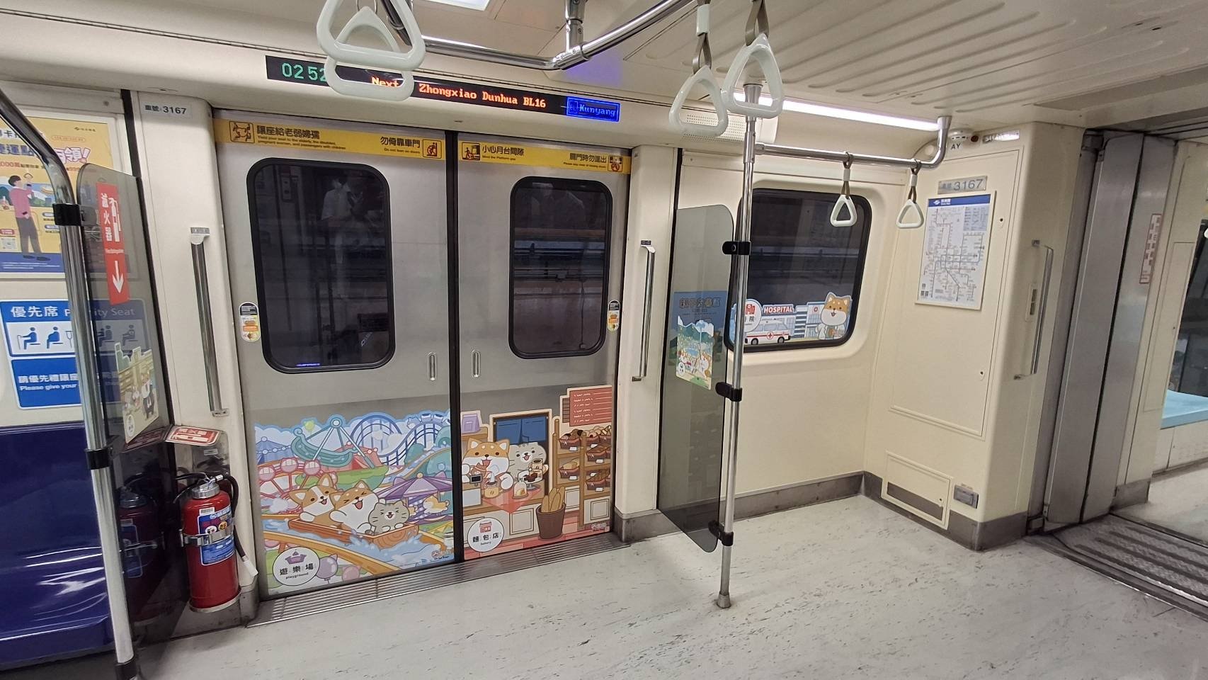 北捷第 6 部「空間優化列車」上線！拆座椅、拔立柱乘客直呼：「終於等到這一天！」