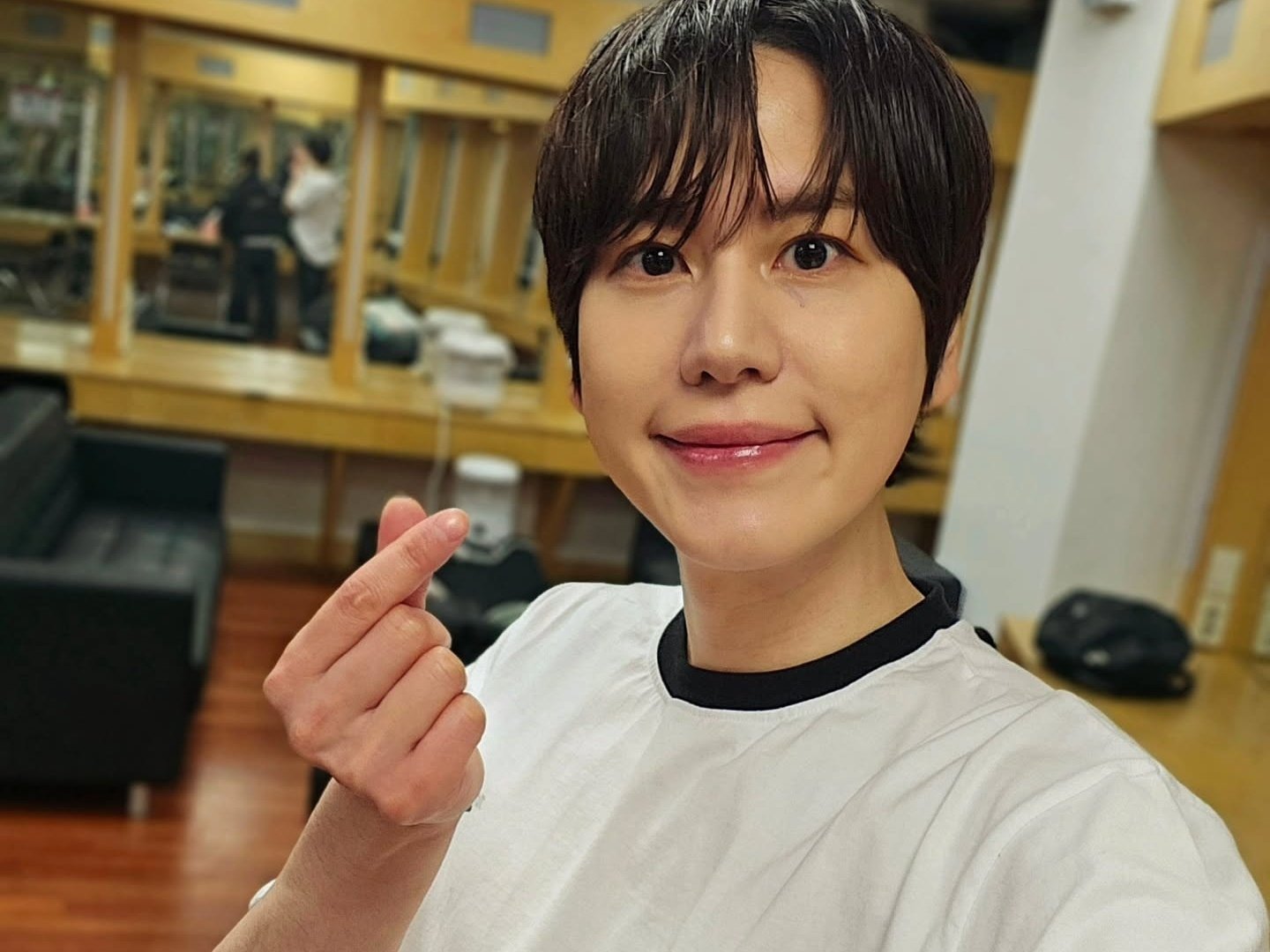 Super Junior 圭賢舌吻長頸鹿畫面曝光!韓網笑瘋:「太衝擊!」