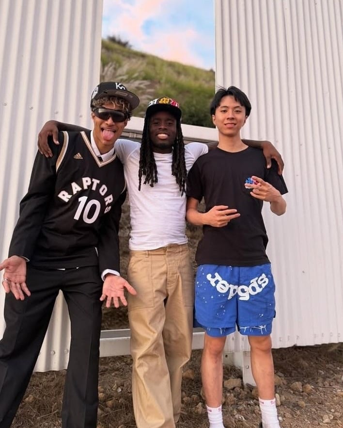 North West 萬聖節裝扮贏麻了！完美複製 Kai Cenat、Ray 和 Tota 三位知名實況主！