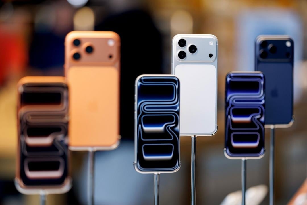 iPhone 20 將成史上最貴?Apple 有望全面取消按鍵,並帶來一體成型玻璃機身!