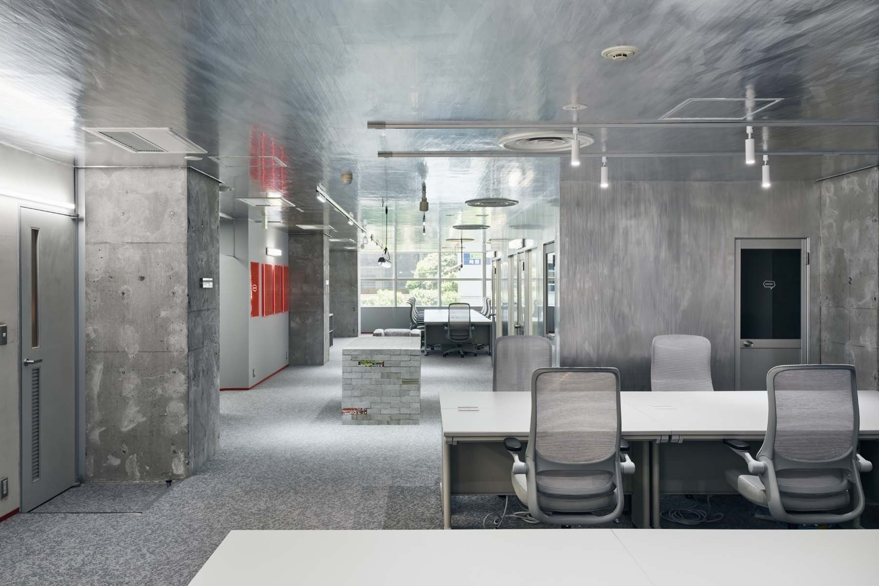 《咒術迴戰》、《鏈鋸人》的誕生地！集英社全新辦公室大公開，將漫畫融合進牆壁、沙發與整個空間！