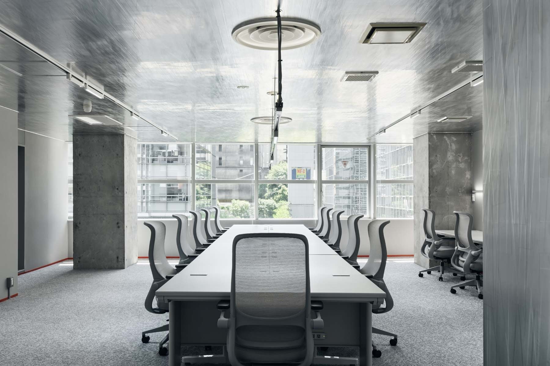 《咒術迴戰》、《鏈鋸人》的誕生地！集英社全新辦公室大公開，將漫畫融合進牆壁、沙發與整個空間！