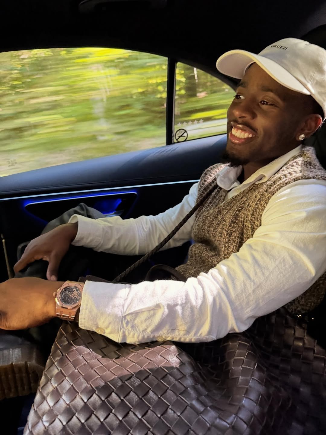 就連爬山也要戴 Richard Millie 超貴腕錶？Kai Cenat 歐洲度假放送，手上腕錶依舊是全場焦點！