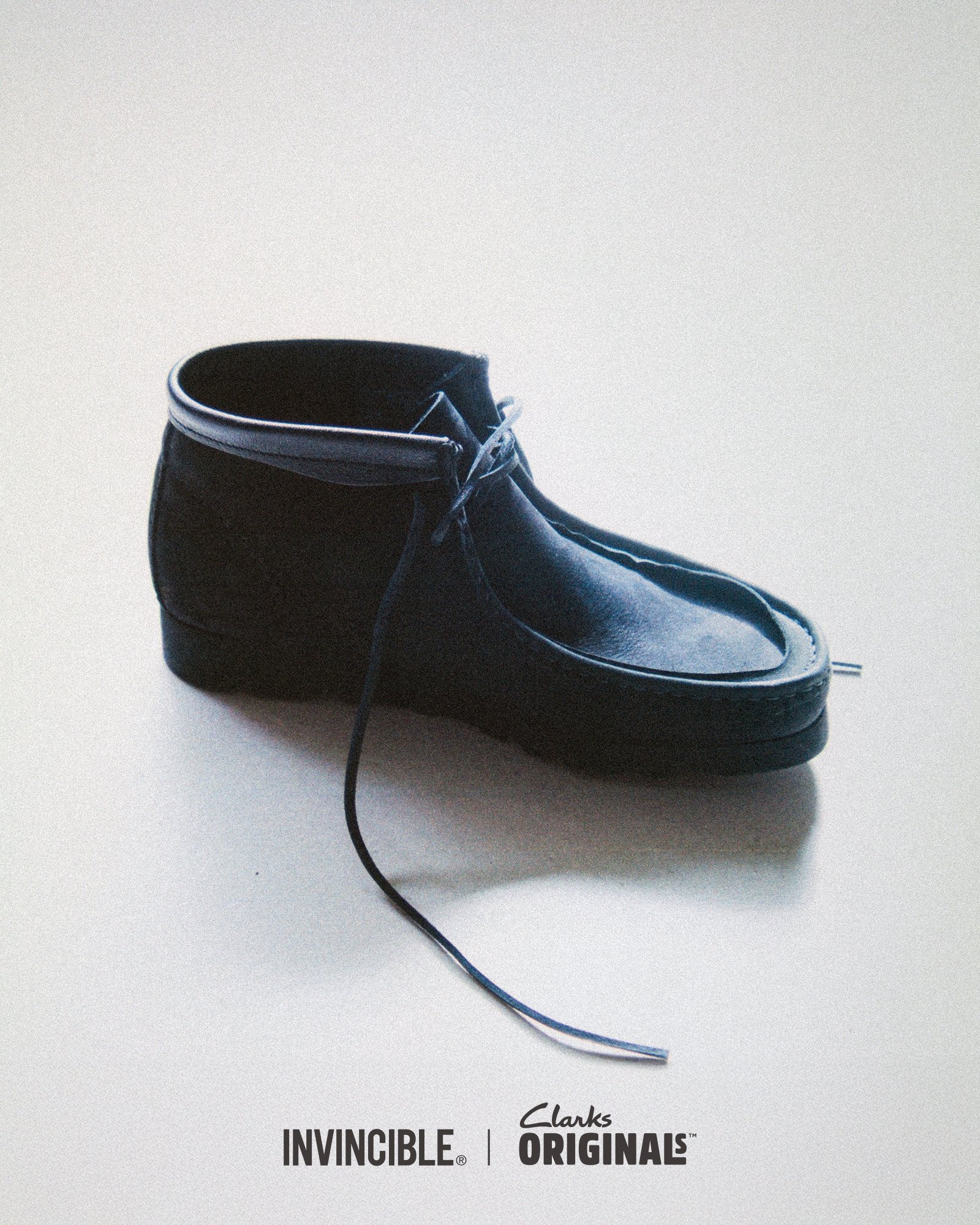 INVINCIBLE x Clarks Originals 首度聯名 Wallabee 袋鼠鞋發表！解構美學為經典注入全新層次！