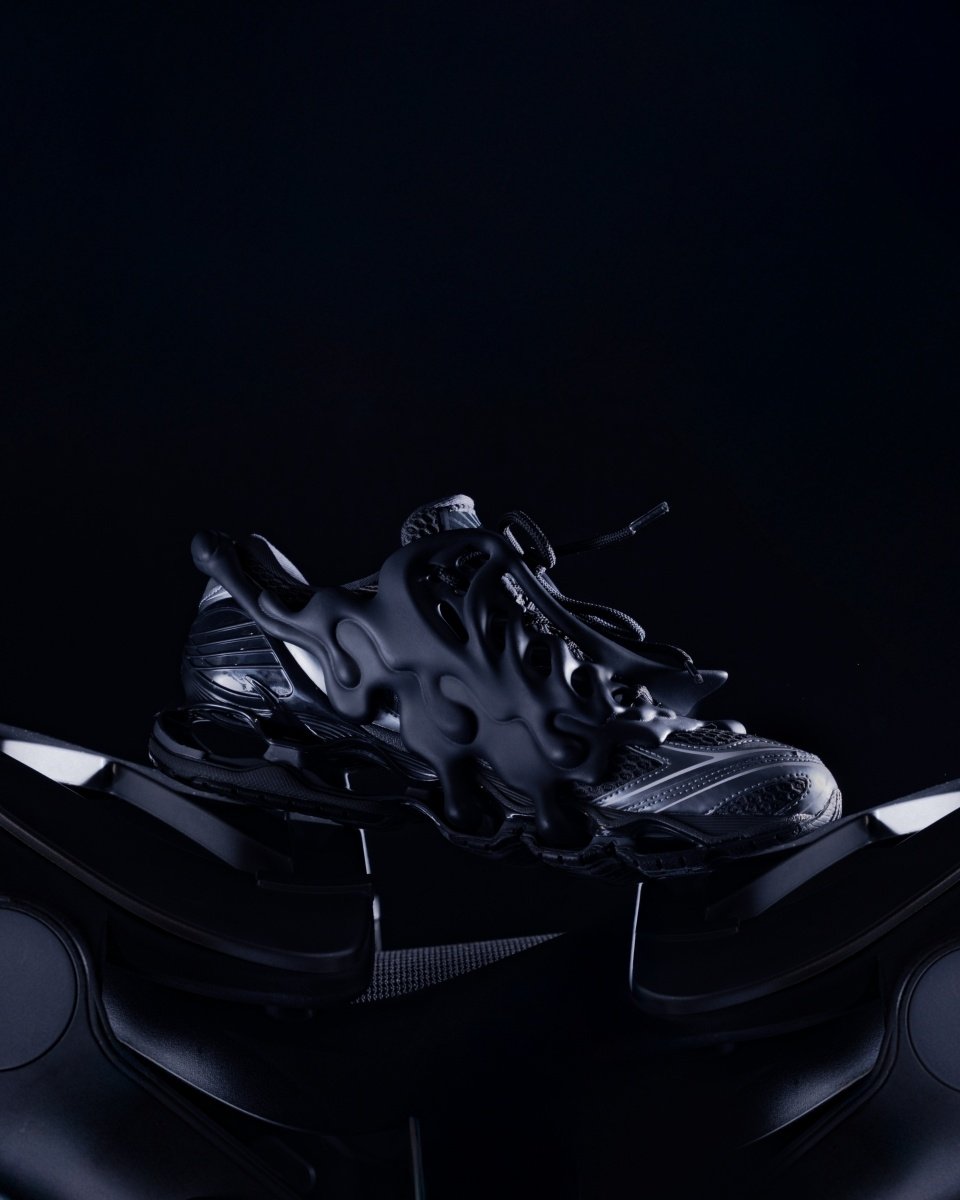 顛覆鞋履結構！INCODER 推出 3D 外骨骼鞋飾，重新定義足上配件美學！