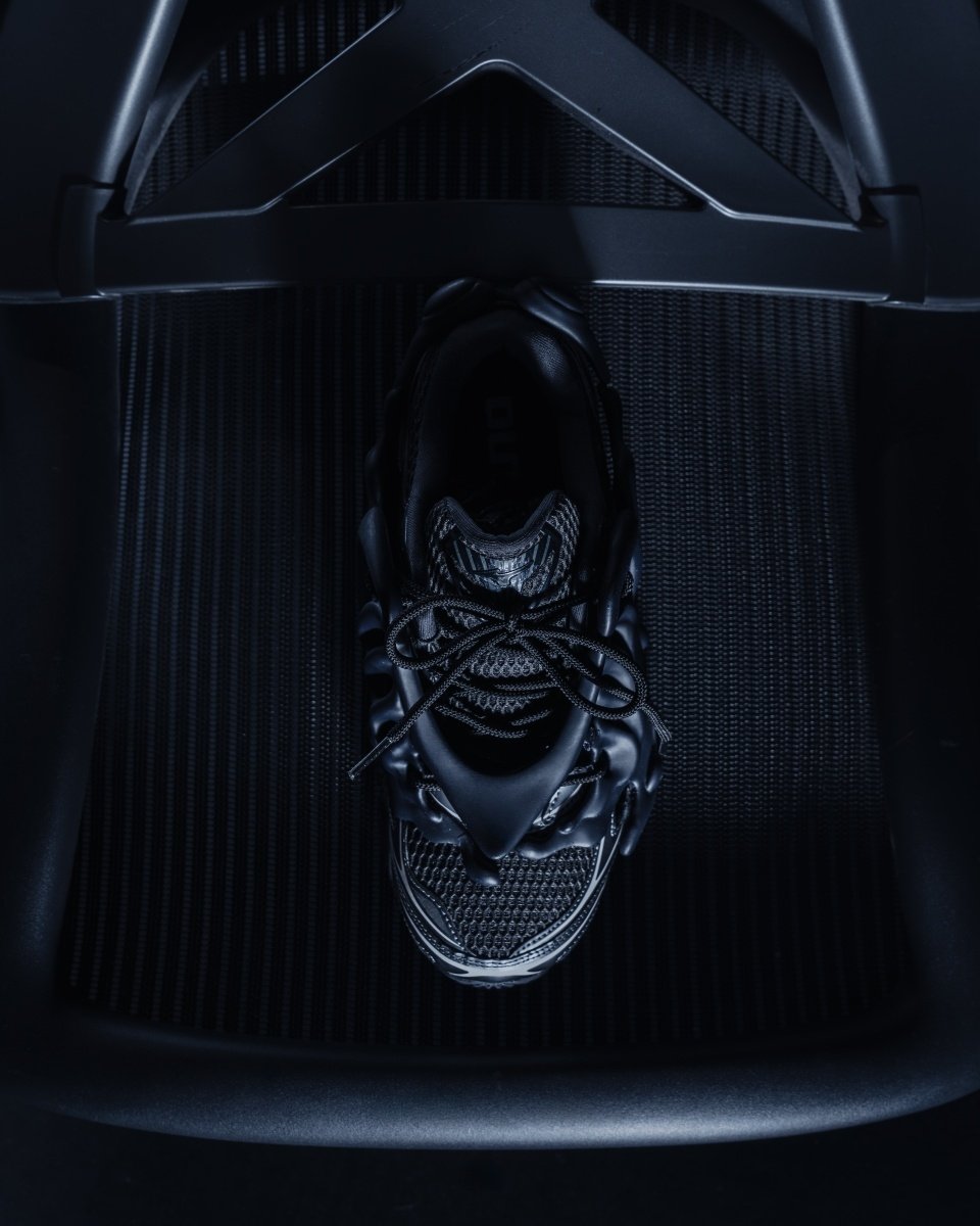 顛覆鞋履結構！INCODER 推出 3D 外骨骼鞋飾，重新定義足上配件美學！