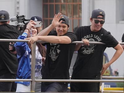 大谷翔平愛妻真美子用「舊 iPhone」畫面曝光！網友盛讚「又更喜歡她了！」