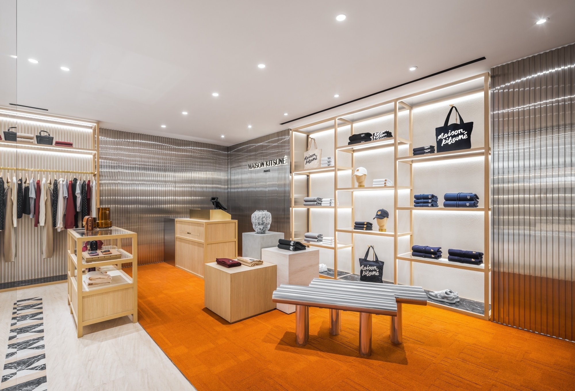 吳念軒演繹巴黎 × 東京風尚 Maison Kitsuné 忠孝 SOGO 全新櫃位優雅揭幕