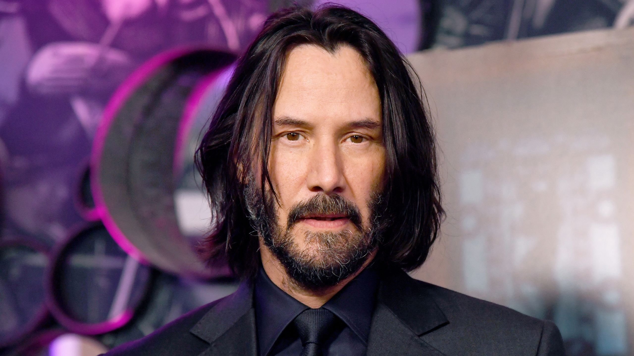 基努李維 Keanu Reeves 傳將回歸《電馭叛客 2》!製作人親喊話:「隨時打給我!」