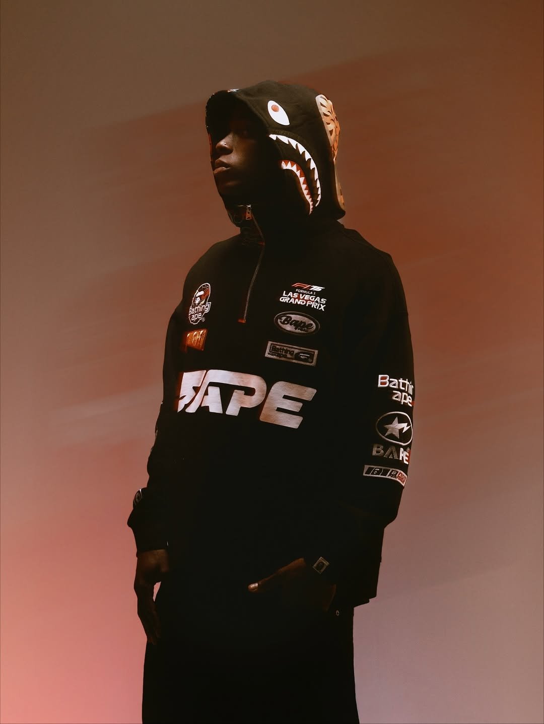 BAPE 再攜手 F1 打造拉斯維加斯限定系列!限定服飾與限量 BE@RBRICK 即將登場