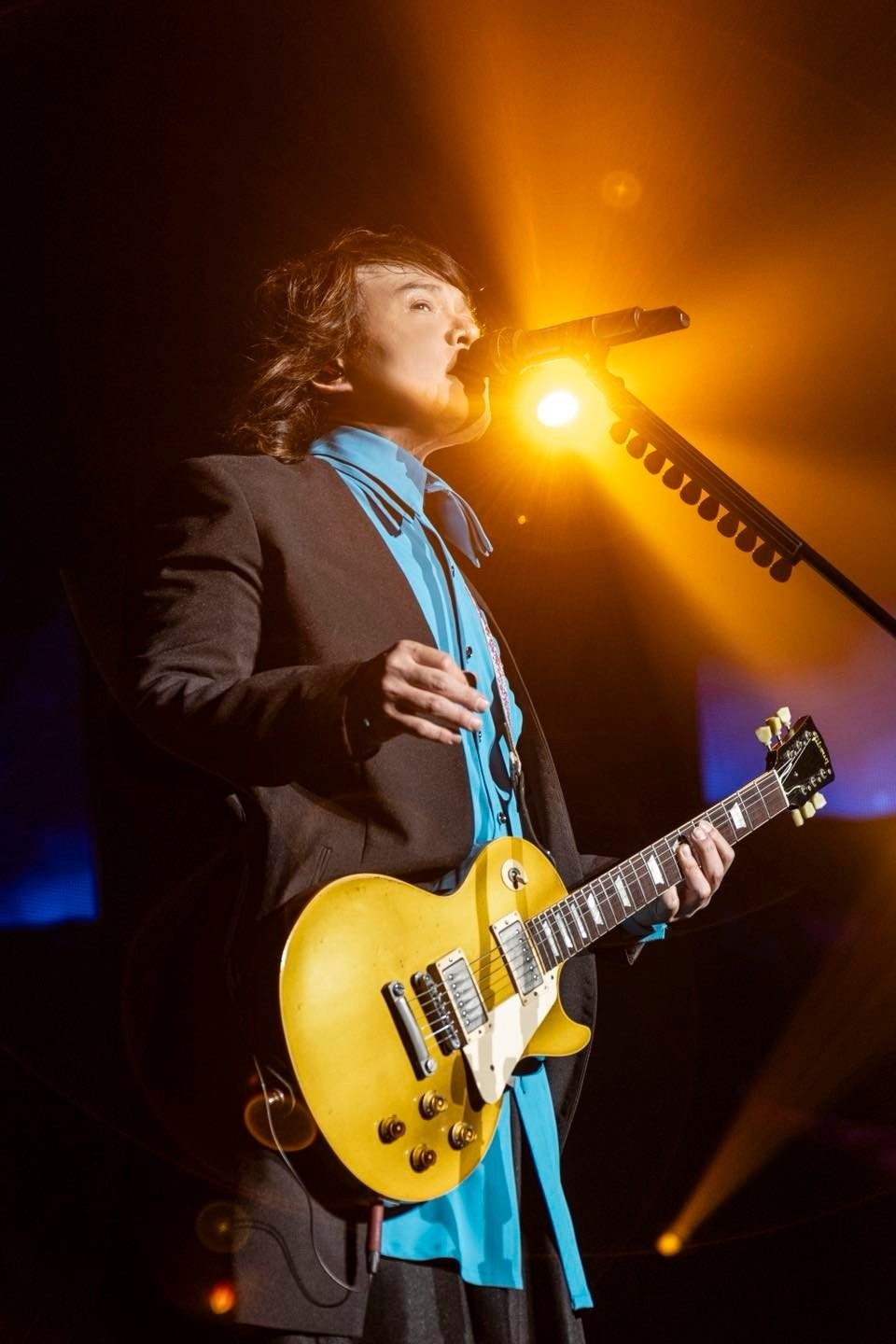 伍佰 & China Blue 11 月高雄巨蛋開唱!演唱會歌單、藝名由來、婚姻故事⋯6 件事快認識!