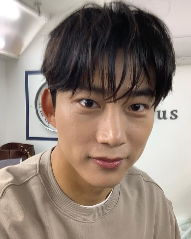 2PM 玉澤演與女友官宣結婚後台中旅遊!粉絲驚呼:「根本在地人!」