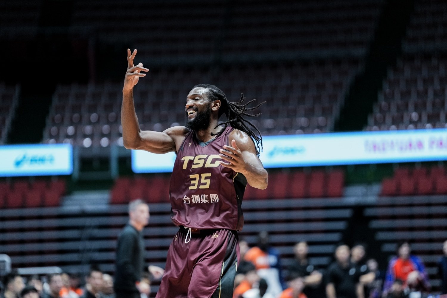 PLG/半獸人 Kenneth Faried 正式離隊台鋼獵鷹!才剛打完一場比賽就走人!