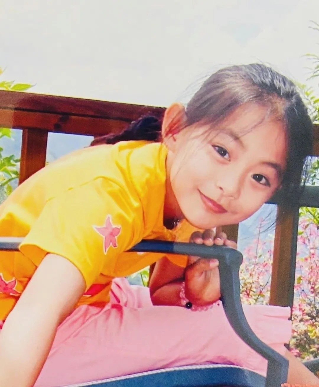 TWICE 周子瑜首次台灣開唱!獲得心理學碩士學位、和嘻小瓜亦師亦友⋯5 件事快認識!