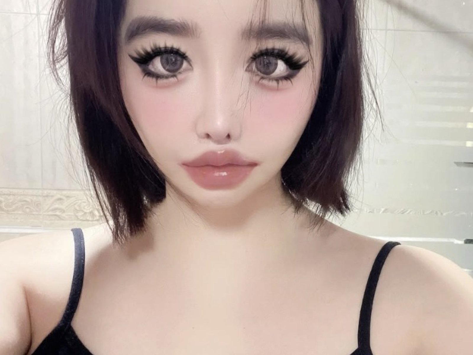 2NE1 朴春 IG 反駁經紀公司生病說詞！強調：「我身體一直都很好」！