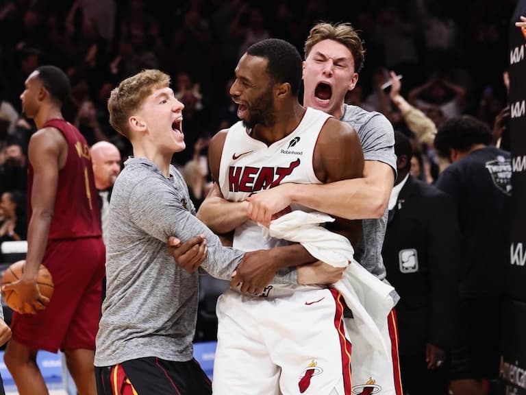 NBA／Andrew Wiggins 0.4 秒空中接力灌籃絕殺！熱火延長賽擊敗騎士！