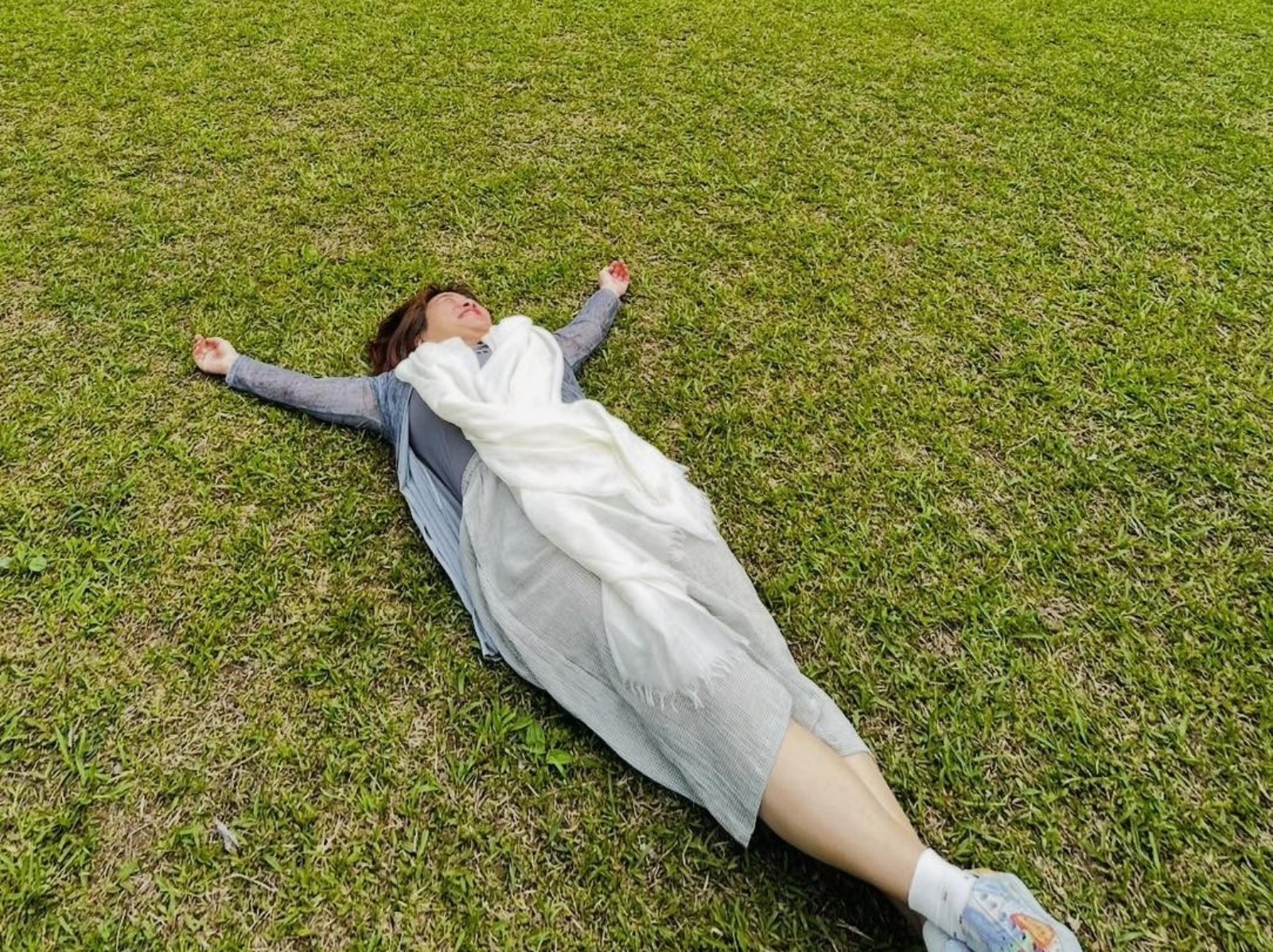 你不需要一次征服整片海，只要學會～和每一道浪一起呼吸，浪就會慢慢變得溫柔。《Alice 的情緒快遞》