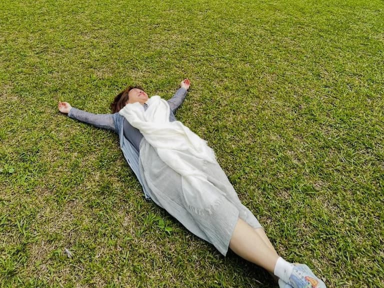 你不需要一次征服整片海，只要學會～和每一道浪一起呼吸，浪就會慢慢變得溫柔。《Alice 的情緒快遞》
