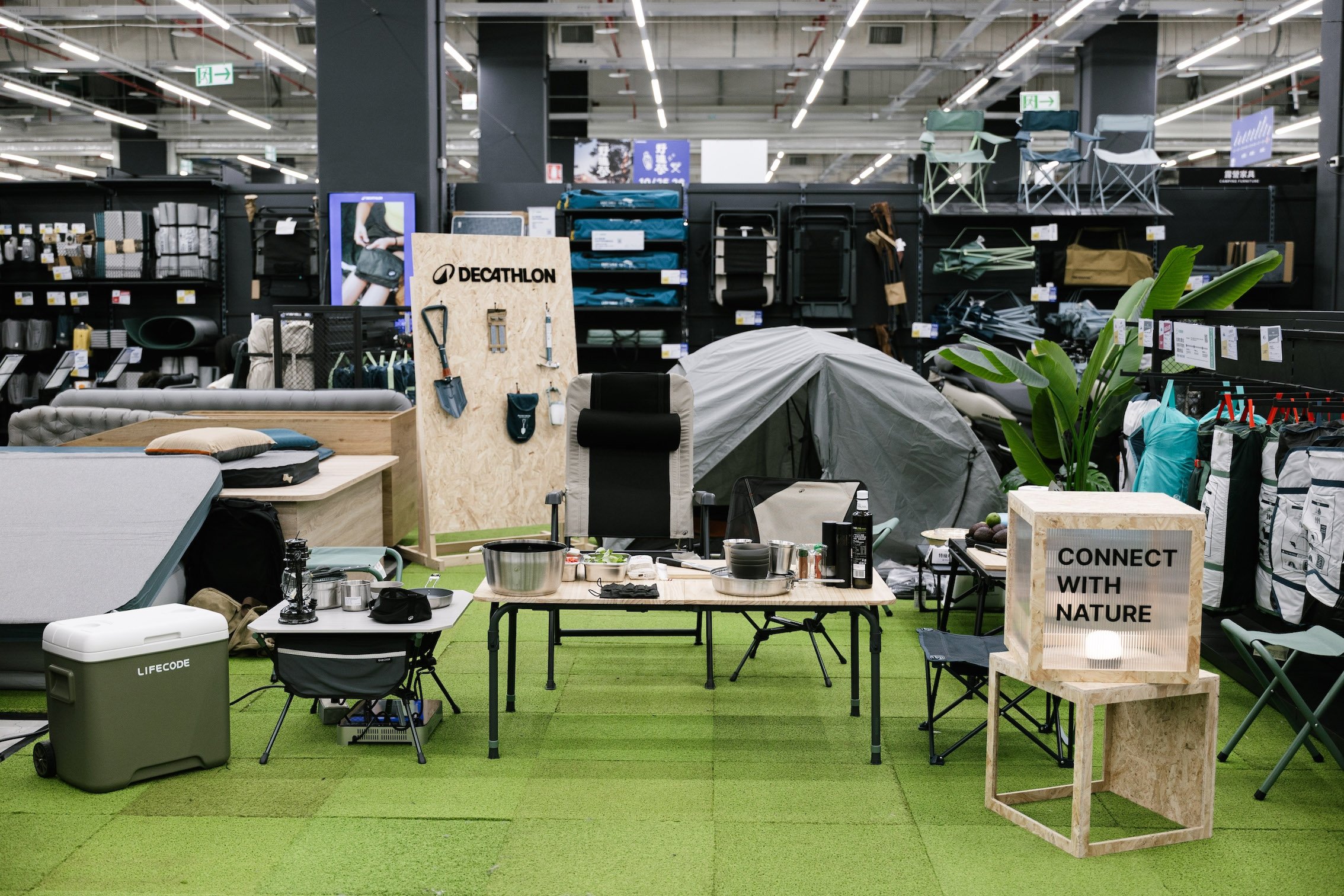 迪卡儂年度壓軸「野迪祭」登場!「廢男團」大淵、索艾克帶你 5 分鐘變身露營廚神!