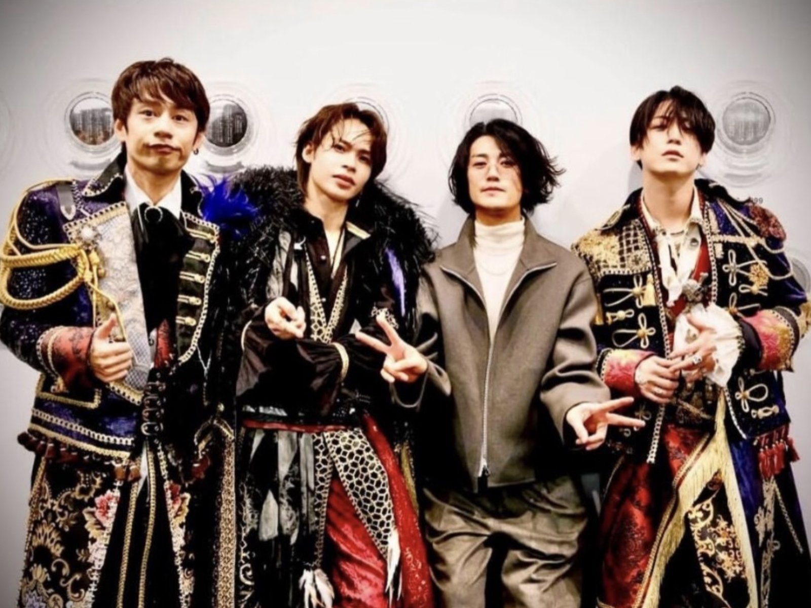 赤西仁合體龜梨和也現身 KAT-TUN 解散演唱會！粉絲淚喊：「我的青春啊！」