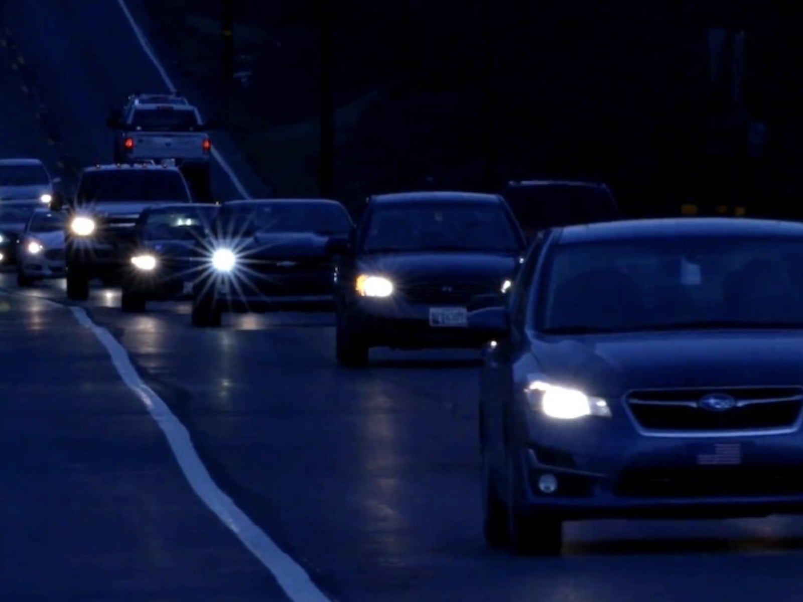超過九成車主認為車燈太亮！休旅車+ LED 燈被點名罪魁禍首