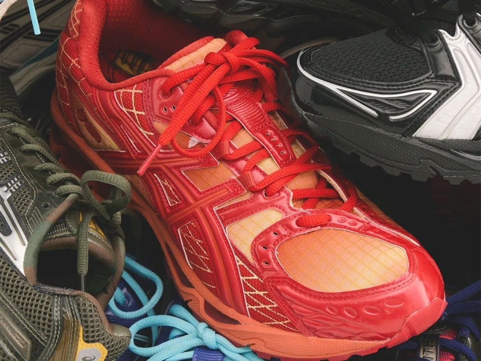 Kith x《漫威 vs 卡普空》x ASICS 跨界重磅聯名發表！鋼鐵人、洛克人經典角色化身球鞋太欠收藏！