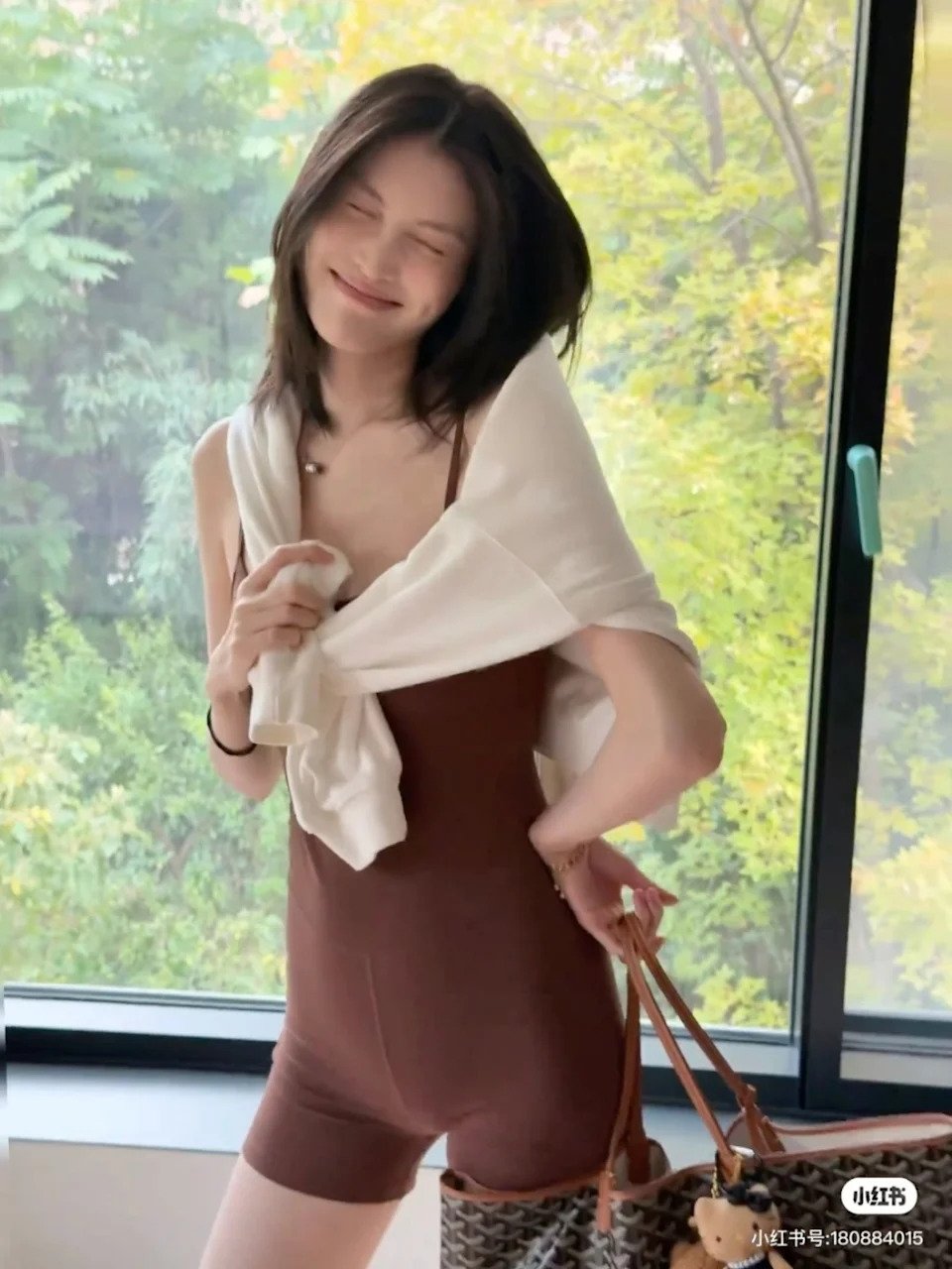 陳偉霆老婆何穗產後近況曝光！瑜伽套裝纖細身材引網驚：「不像剛生完！」