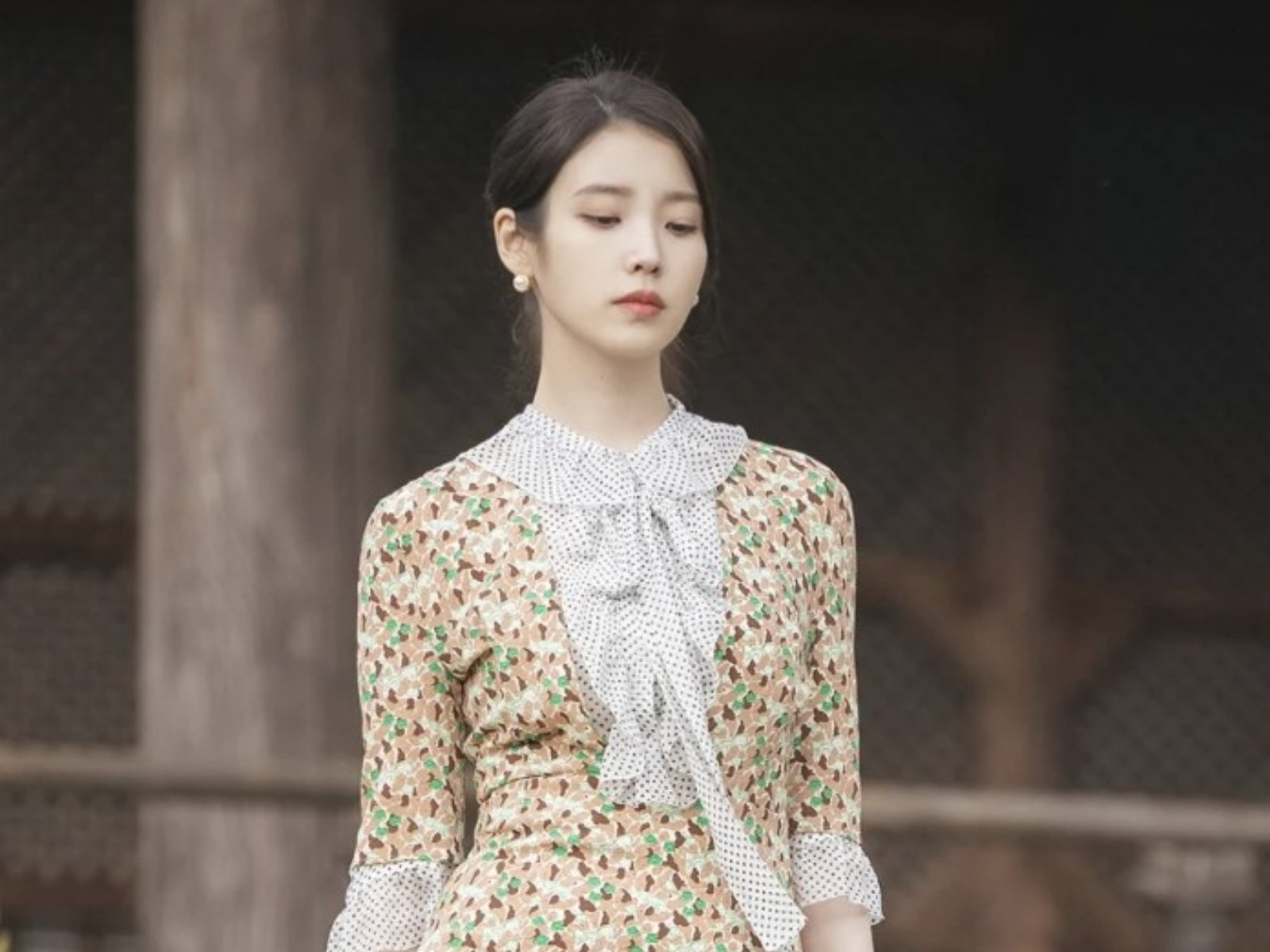 IU、邊佑錫《21 世紀大君夫人》2026 開播！夢幻身高差劇照曝光粉絲直呼 CP 感爆棚！