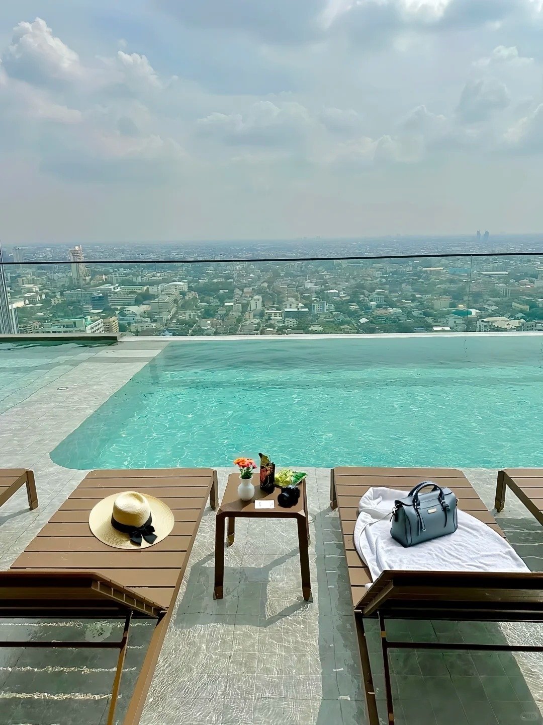 2025 泰國旅遊新增「喝酒規定」!限制場所、時間、罰款⋯一次看!