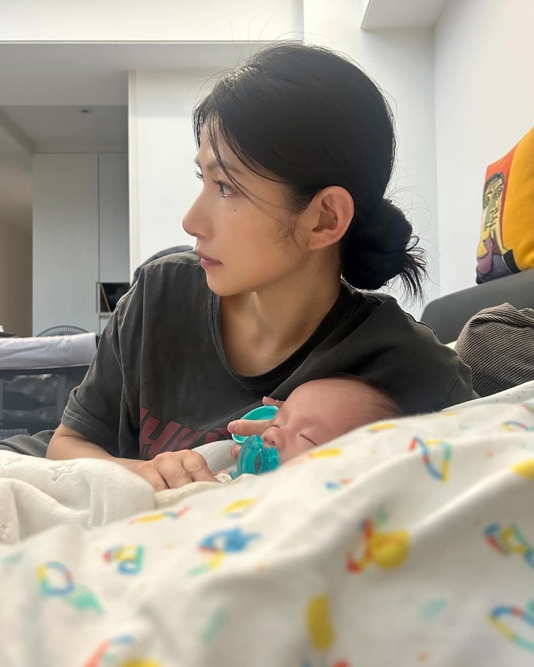 李千娜自爆和老公黃尚禾輪班育兒!坦言:「為了讓孩子感受陪伴!」