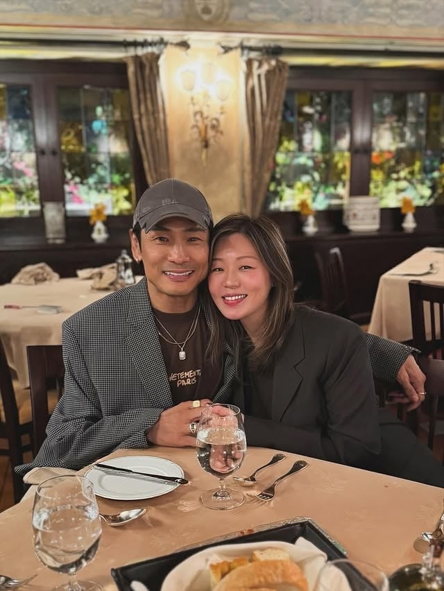 杜德偉和老婆李曉冰結婚 13 年!曬甜蜜合照引網驚:「看不出 63 歲!」