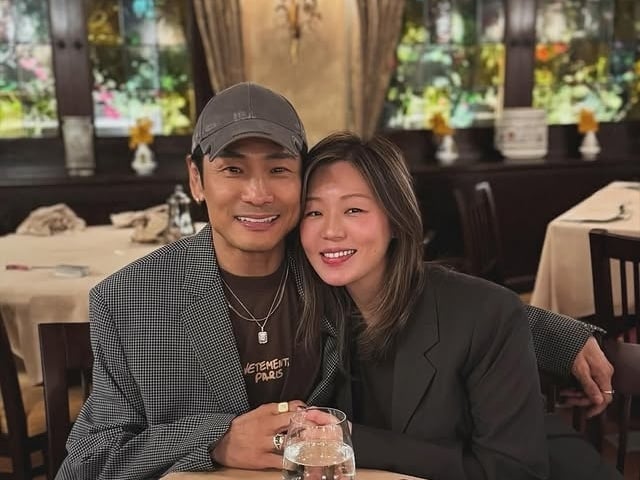 杜德偉和老婆李曉冰結婚 13 年！曬甜蜜合照引網驚：「看不出 63 歲！」